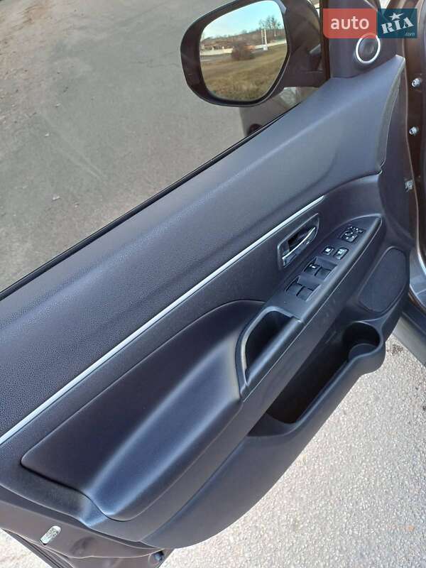 Внедорожник / Кроссовер Mitsubishi ASX 2010 в Ромнах фото 20 Внедорожник / Кроссовер Mitsubishi ASX 2010 в Ромнах