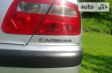 Седан Mitsubishi Carisma 2003 в Міжгір'ї