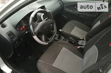 Седан Mitsubishi Carisma 2003 в 