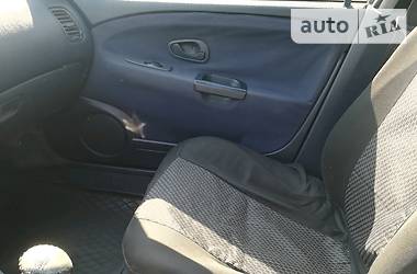 Седан Mitsubishi Carisma 2000 в 
