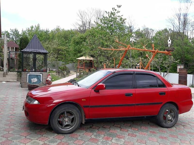Седан Mitsubishi Carisma 1997 в Сторожинці