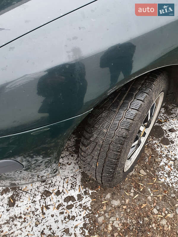 Седан Mitsubishi Carisma 1999 в Дніпрі