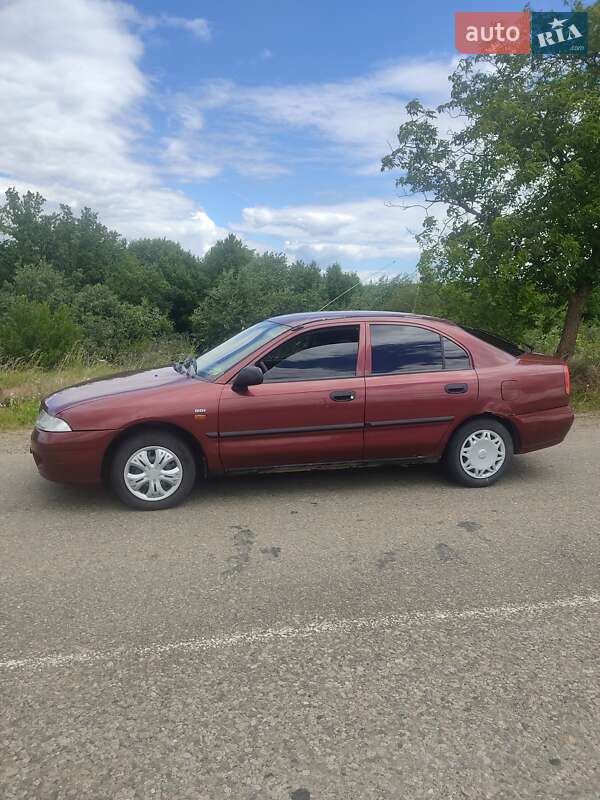 Седан Mitsubishi Carisma 1998 в Сторожинце