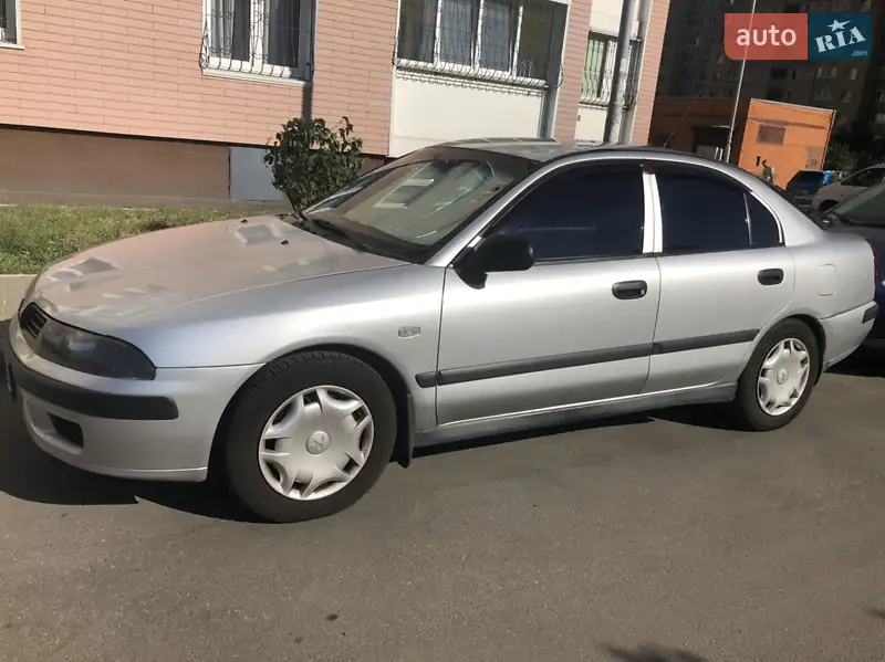 Mitsubishi Carisma