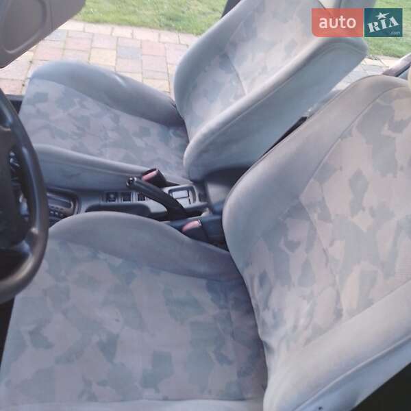 Седан Mitsubishi Carisma 1996 в Львове
