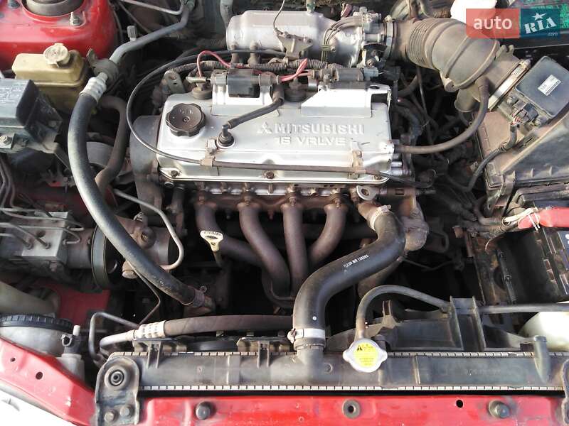 Ліфтбек Mitsubishi Carisma 1998 в Шептицькому