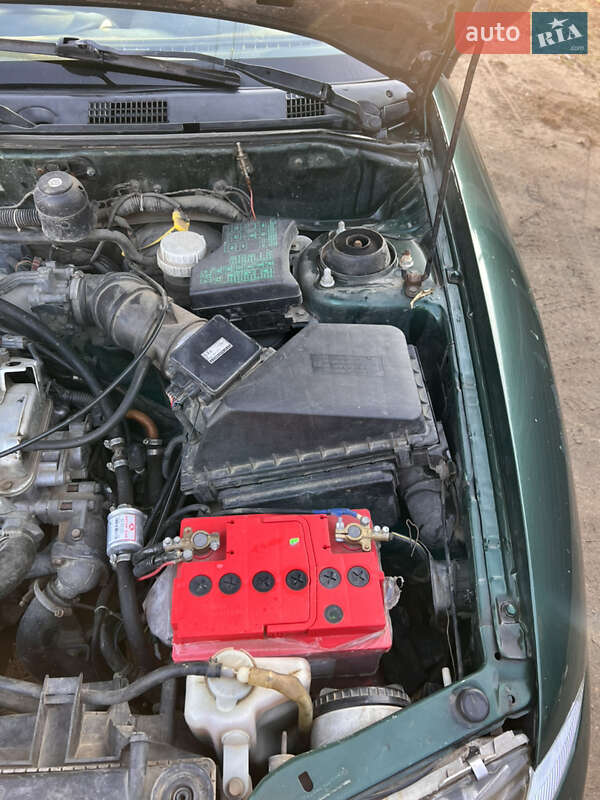Седан Mitsubishi Carisma 1997 в Одесі