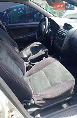 Седан Mitsubishi Carisma 2001 в 