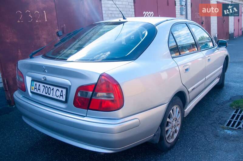 Лифтбек Mitsubishi Carisma 2003 в Киеве