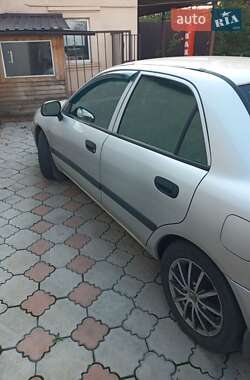 Седан Mitsubishi Carisma 2003 в Кривом Роге