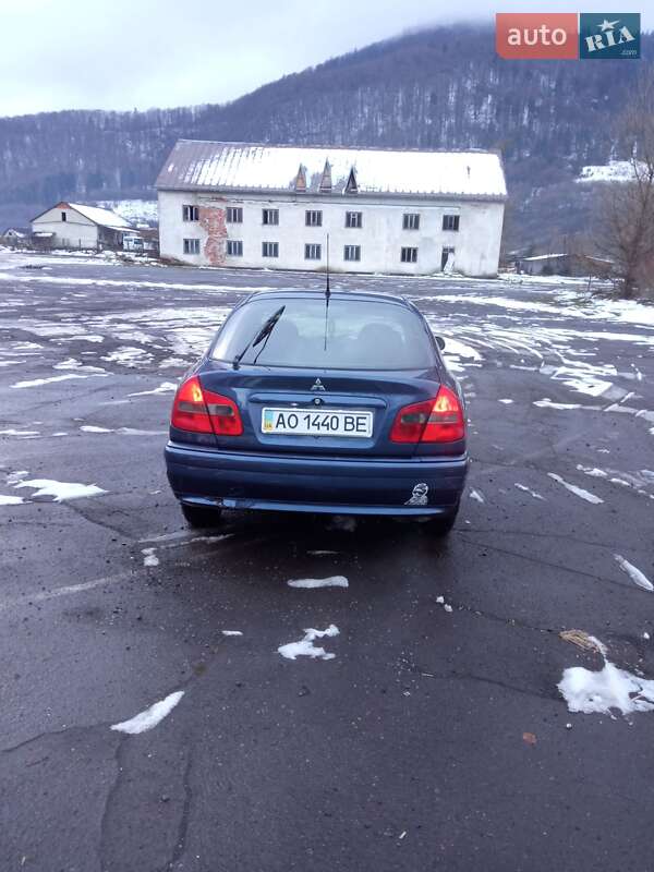 Лифтбек Mitsubishi Carisma 2002 в Межгорье