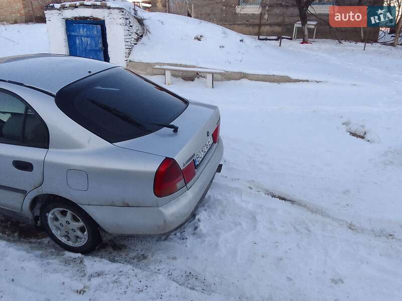 Ліфтбек Mitsubishi Carisma 1999 в Рівному