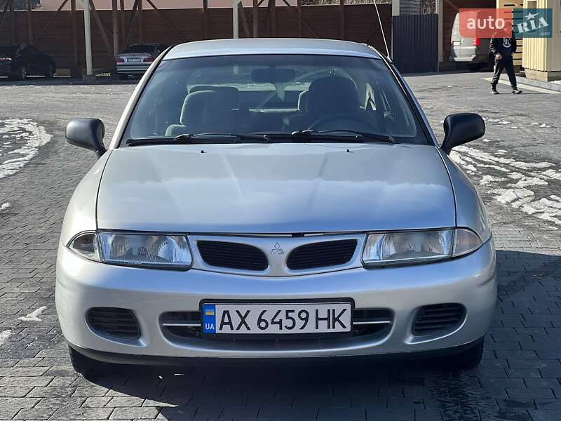 Седан Mitsubishi Carisma 1997 в Межгорье