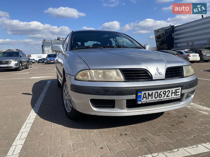 Лифтбек Mitsubishi Carisma 2002 в Житомире