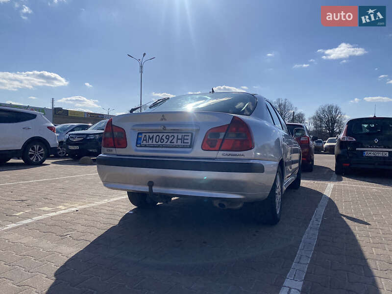 Лифтбек Mitsubishi Carisma 2002 в Житомире