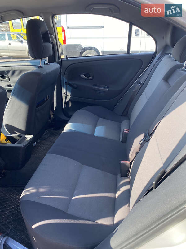 Лифтбек Mitsubishi Carisma 2002 в Житомире