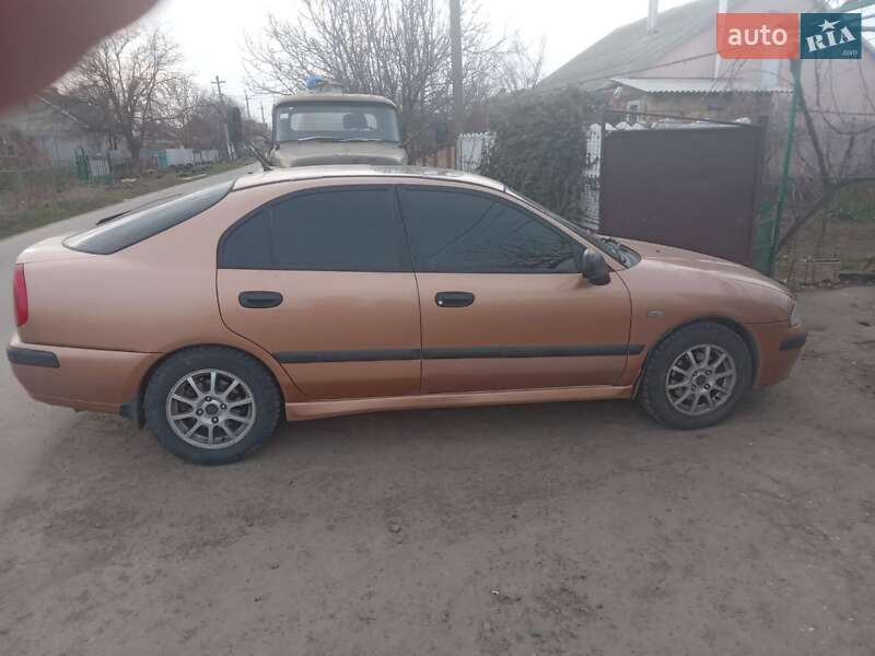 Лифтбек Mitsubishi Carisma 2001 в Доброславе
