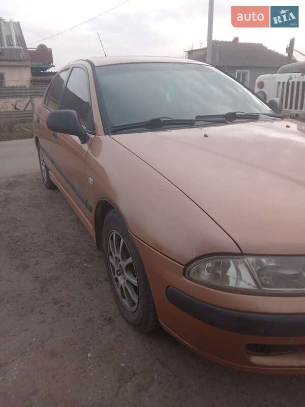 Лифтбек Mitsubishi Carisma 2001 в Доброславе