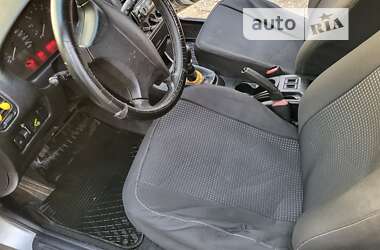 Лифтбек Mitsubishi Carisma 2000 в 