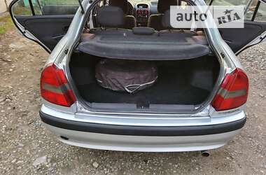 Лифтбек Mitsubishi Carisma 2000 в 