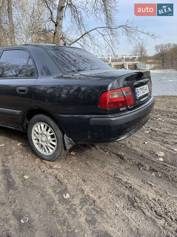 Седан Mitsubishi Carisma 2000 в Опошне