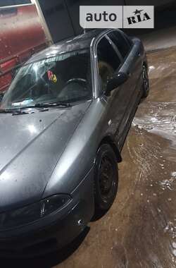 Седан Mitsubishi Carisma 2004 в Бершаді