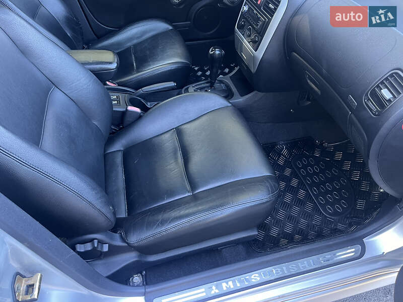 Лифтбек Mitsubishi Carisma 2003 в Дунаевцах фото 28 Лифтбек Mitsubishi Carisma 2003 в Дунаевцах