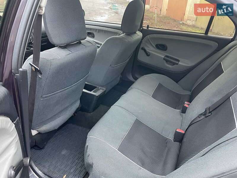 Седан Mitsubishi Carisma 2002 в Жмеринці