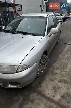 Ліфтбек Mitsubishi Carisma 1998 в Сумах