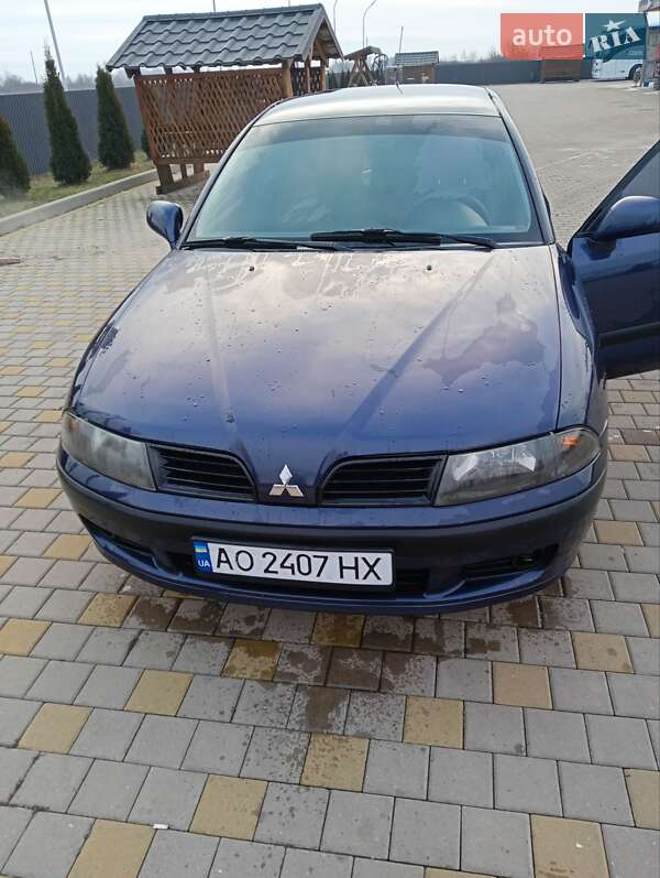 Ліфтбек Mitsubishi Carisma 2002 в Іршаві