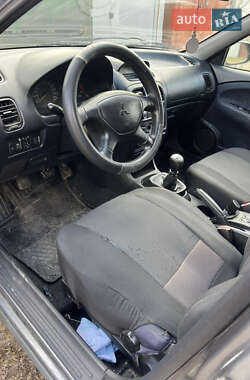 Седан Mitsubishi Carisma 2002 в 