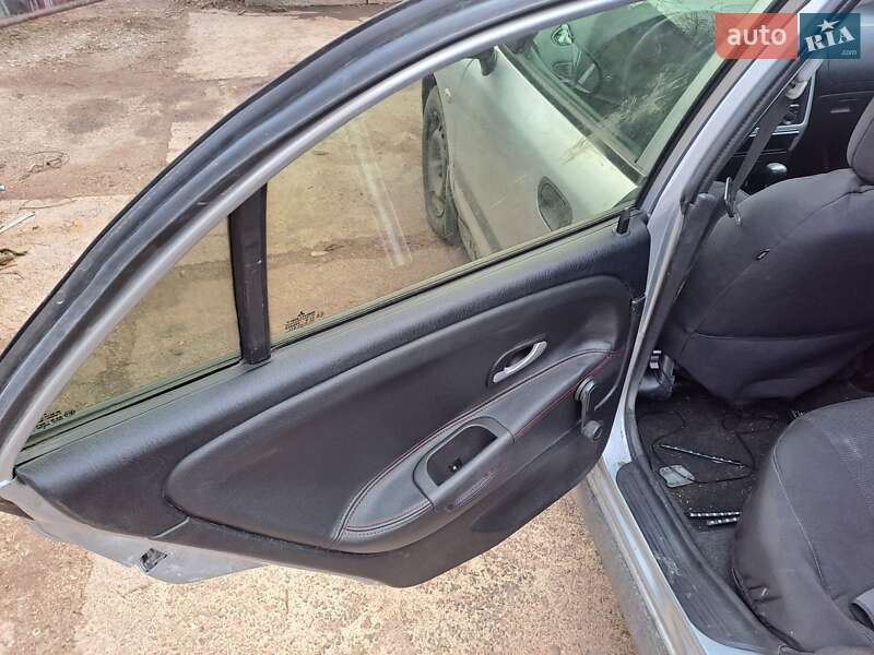 Седан Mitsubishi Carisma 2003 в Сумах