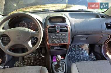 Лифтбек Mitsubishi Carisma 2001 в 