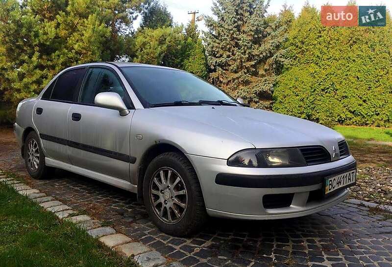 Седан Mitsubishi Carisma 2002 в Львові