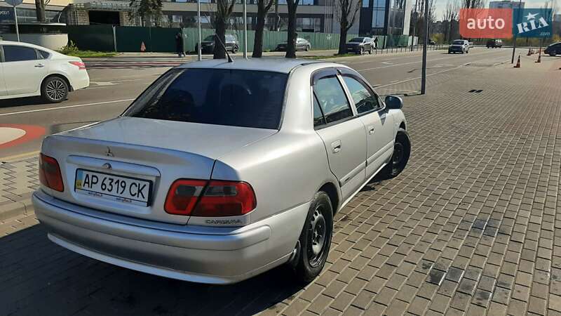 Седан Mitsubishi Carisma 2002 в Киеве