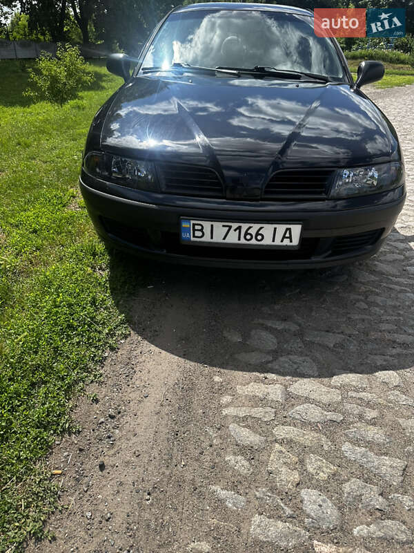 Mitsubishi Carisma 2003
