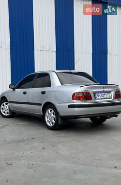 Седан Mitsubishi Carisma 1999 в 