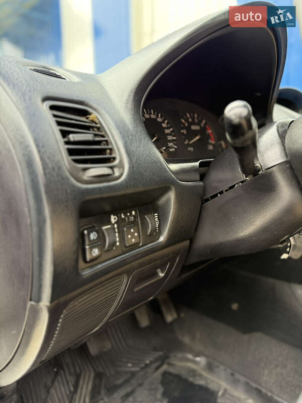 Седан Mitsubishi Carisma 1999 в Одессе
