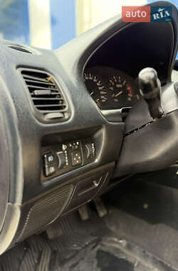 Седан Mitsubishi Carisma 1999 в 