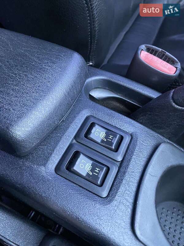 Седан Mitsubishi Carisma 2002 в Ровно