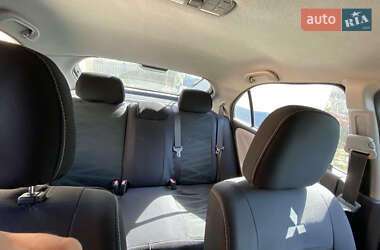 Лифтбек Mitsubishi Carisma 2002 в 