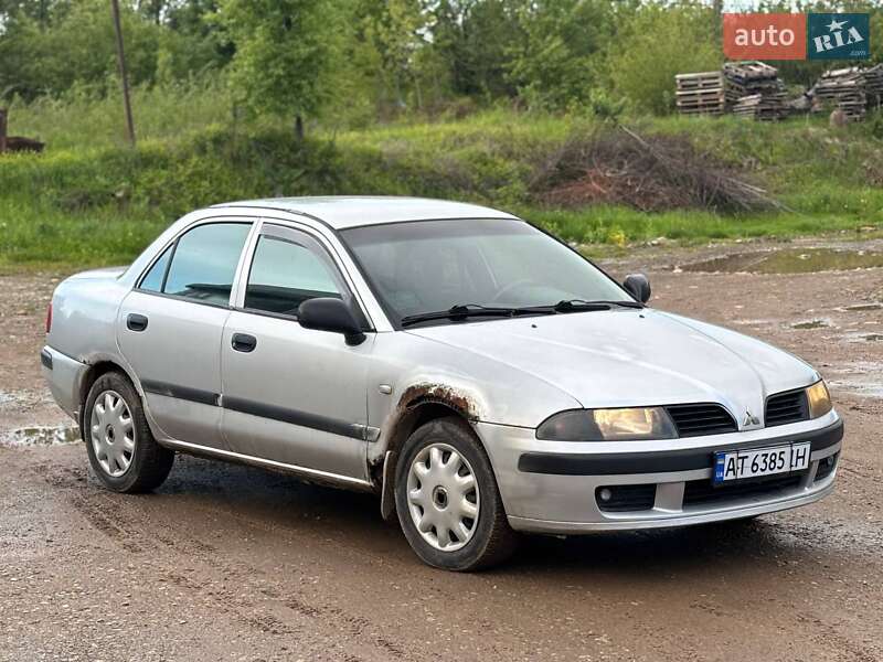 Седан Mitsubishi Carisma 2003 в Надворной