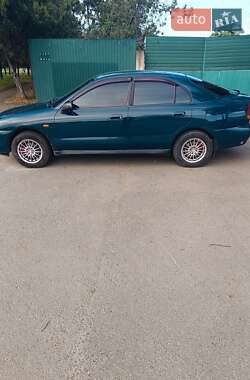 Ліфтбек Mitsubishi Carisma 1996 в 