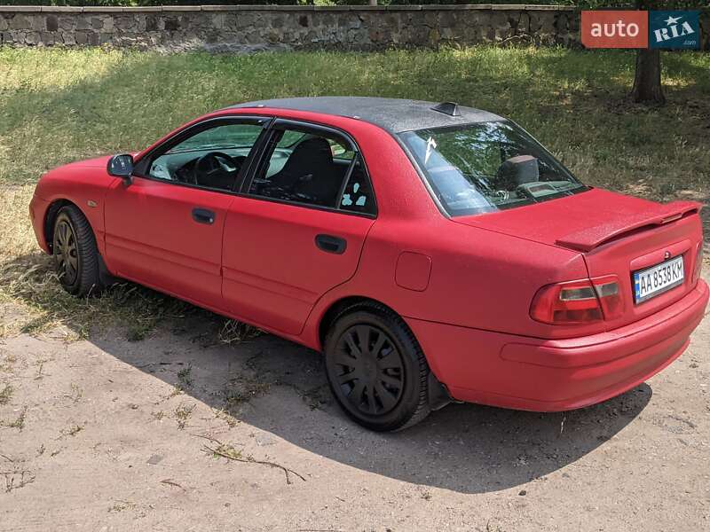 Седан Mitsubishi Carisma 2000 в Кременчуці