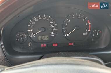 Седан Mitsubishi Carisma 2000 в 