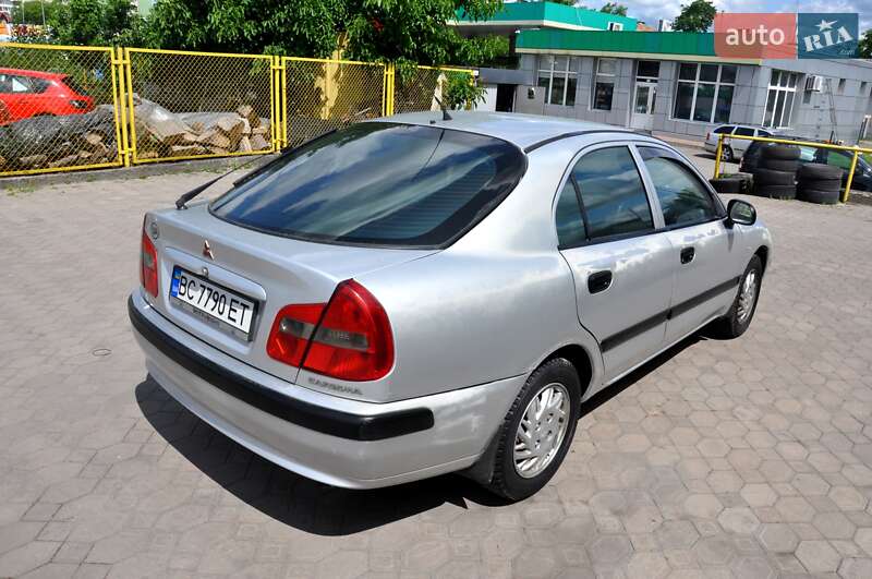 Лифтбек Mitsubishi Carisma 2000 в Львове