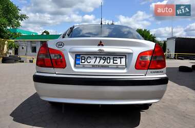 Лифтбек Mitsubishi Carisma 2000 в 