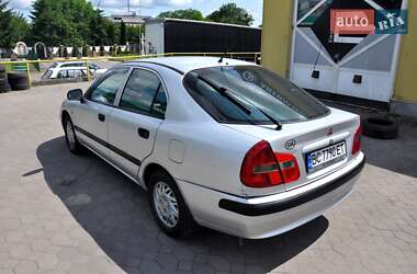 Лифтбек Mitsubishi Carisma 2000 в 