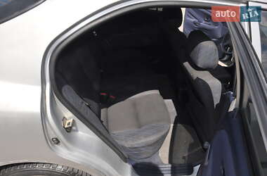 Лифтбек Mitsubishi Carisma 2000 в 