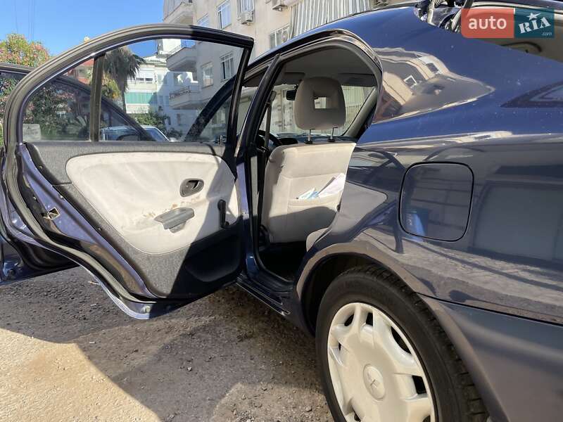 Лифтбек Mitsubishi Carisma 2002 в Тернополе